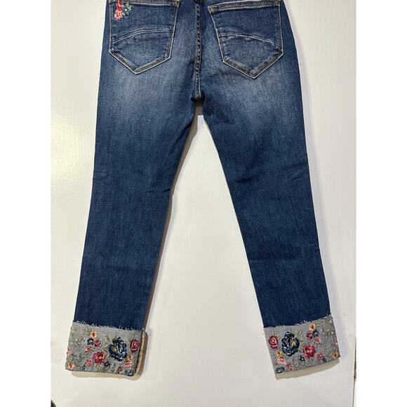 Driftwood Embroidered Colette Jeans Medium Wash Size 25W 26L NWT Floral Cuffed - Picture 16 of 16